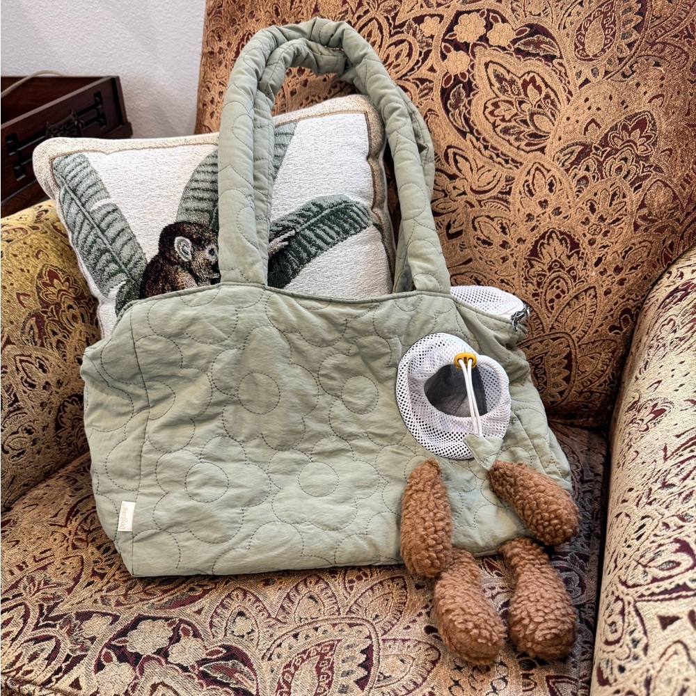 SOLD❌ Take Your Furry Baby Anywhere - Dog Cat Carrier Shoulder Bag - Picture 2 of 15